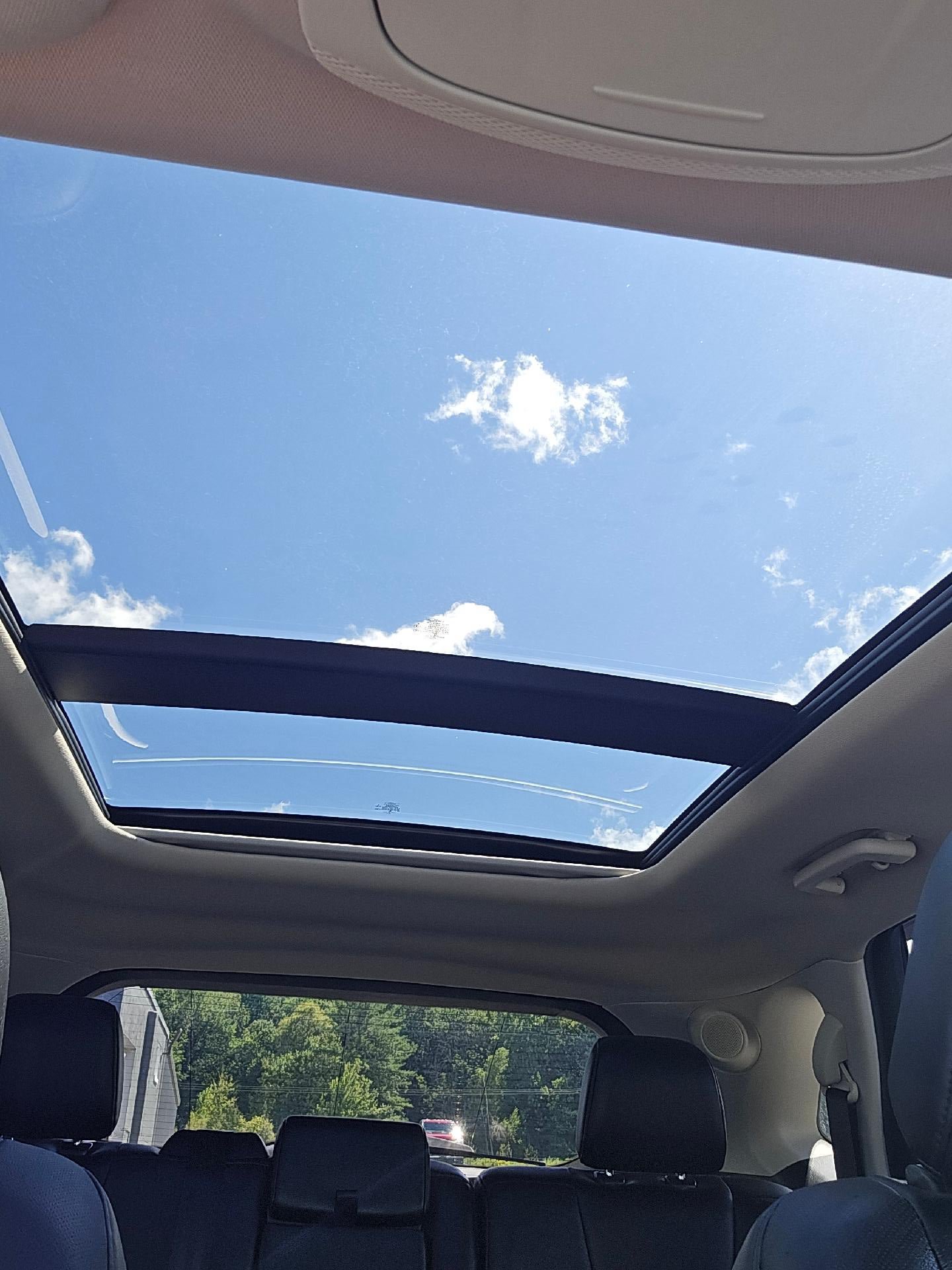 Used 2019 Ford Edge Titanium w/ Equipment Group 301A AWD/4WD image 24