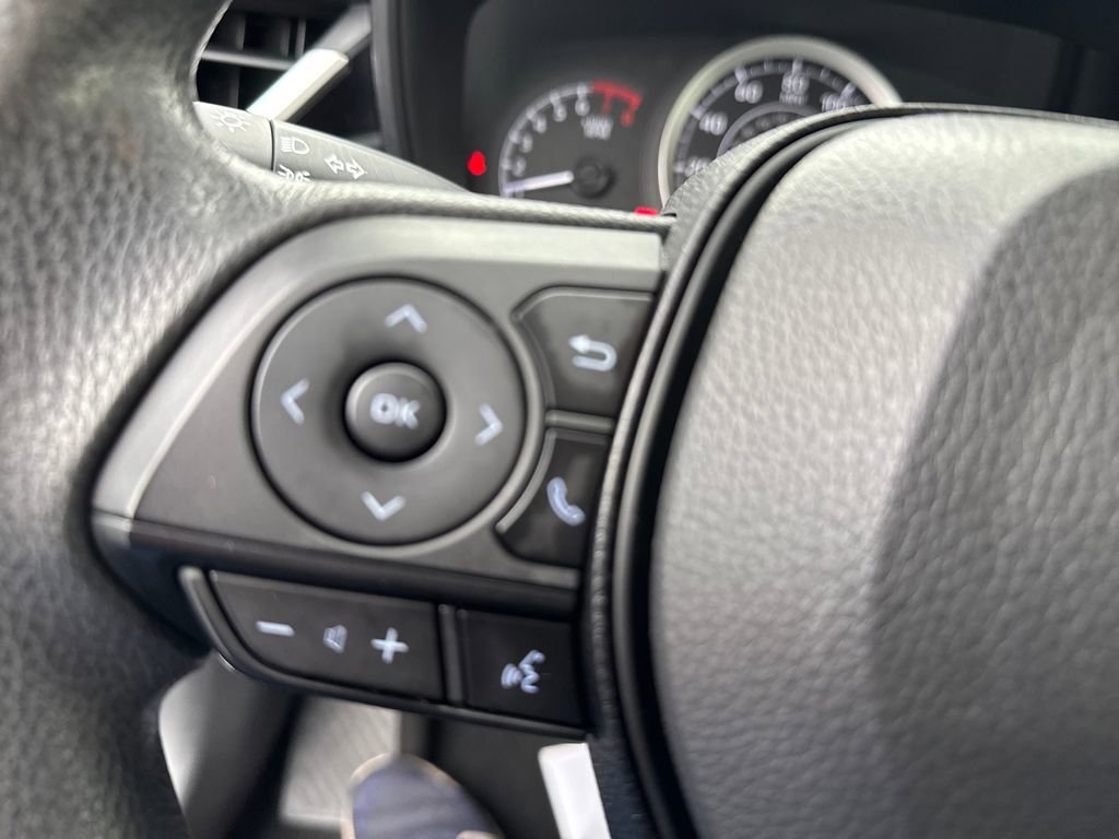 Used 2020 Toyota Corolla LE image 16