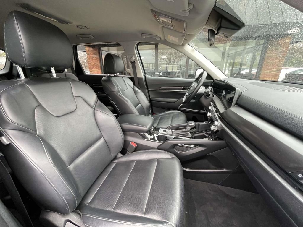 Certified 2023 Kia Telluride S image 14