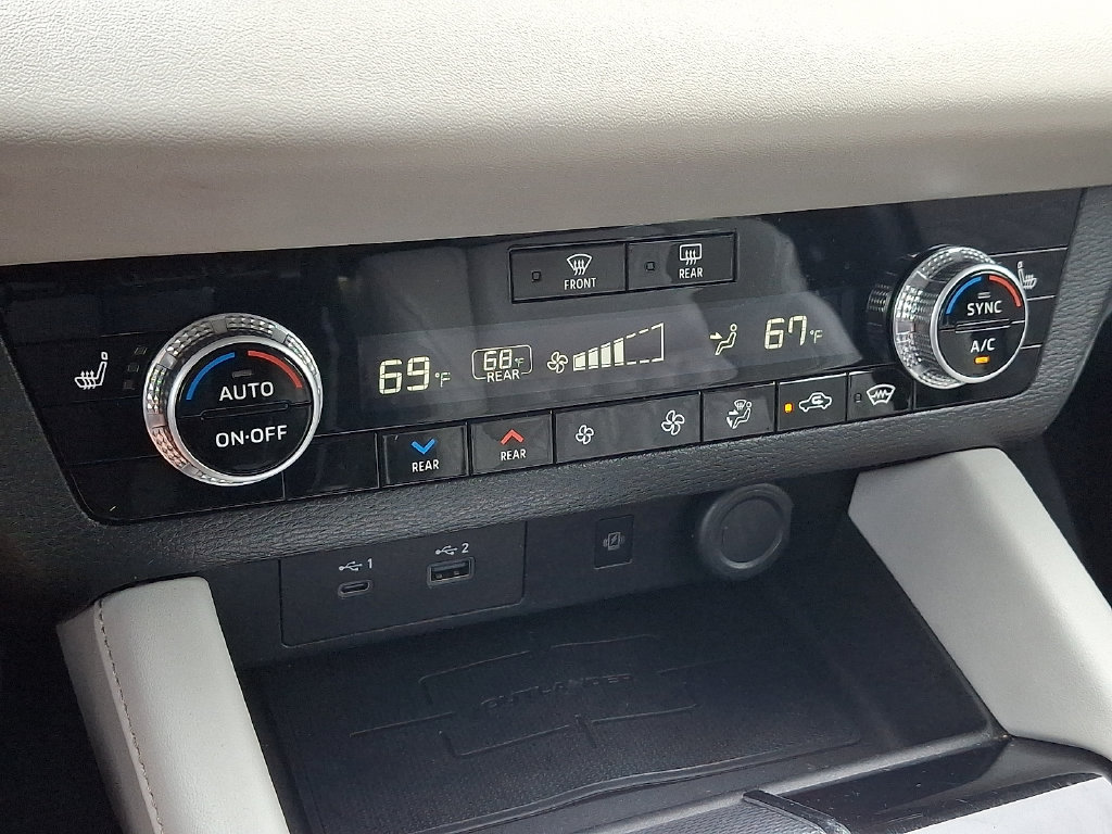 Used 2022 Mitsubishi Outlander SEL AWD/4WD image 17