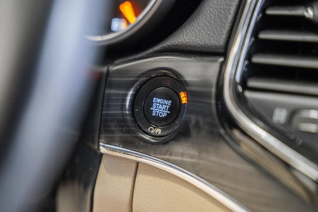 Used 2019 Jeep Grand Cherokee Limited AWD/4WD image 25