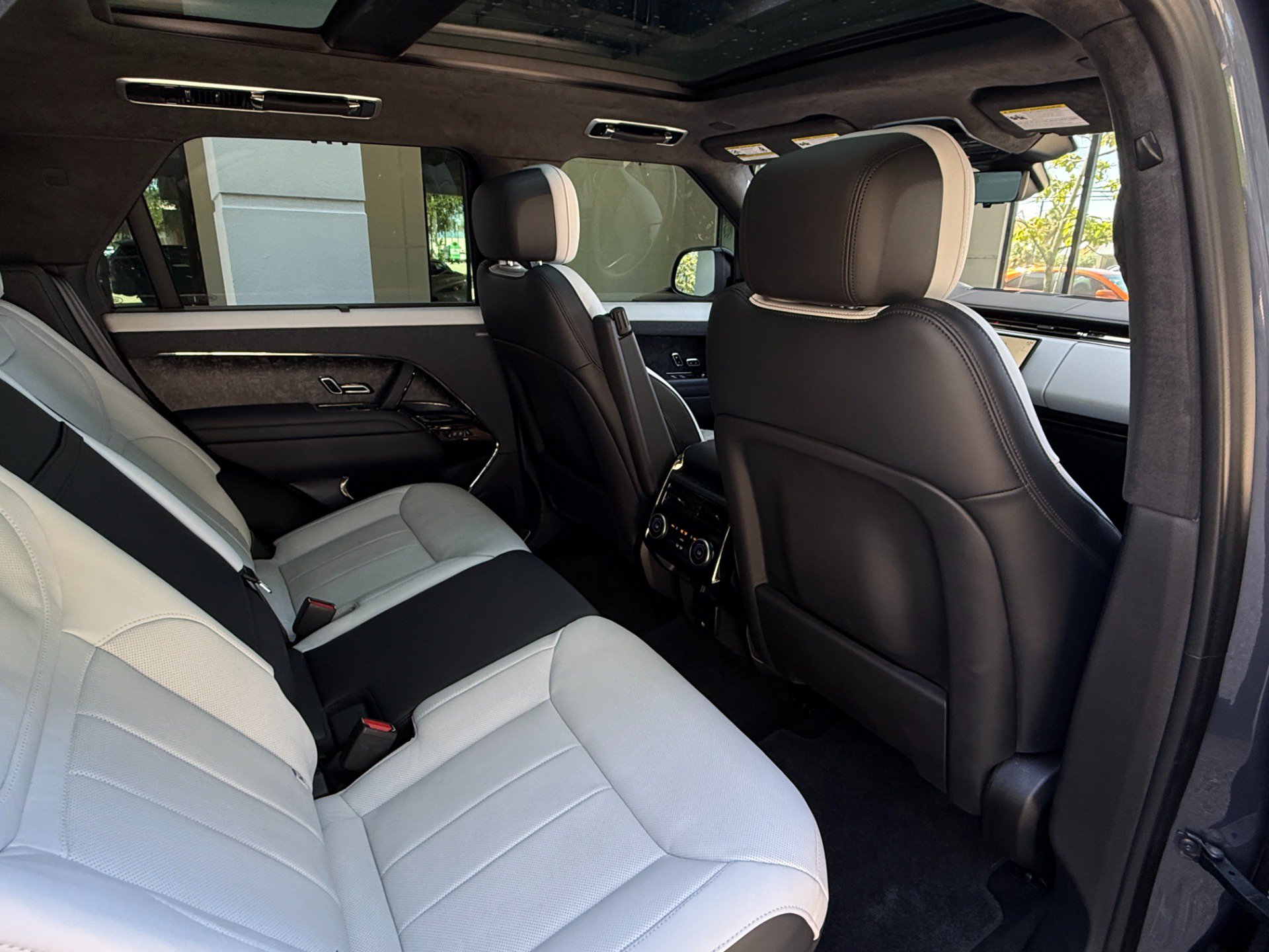 Used 2023 Land Rover Range Rover Sport First Edition AWD/4WD image 33