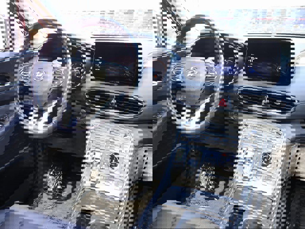 Used 2023 Hyundai Santa Fe SEL w/ Premium Package image 14