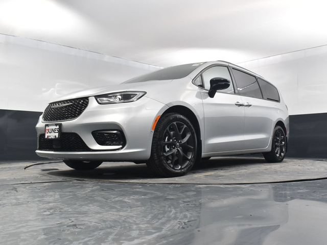 New 2026 Chrysler Pacifica Limited w/ S Appearance Package FWD image 56