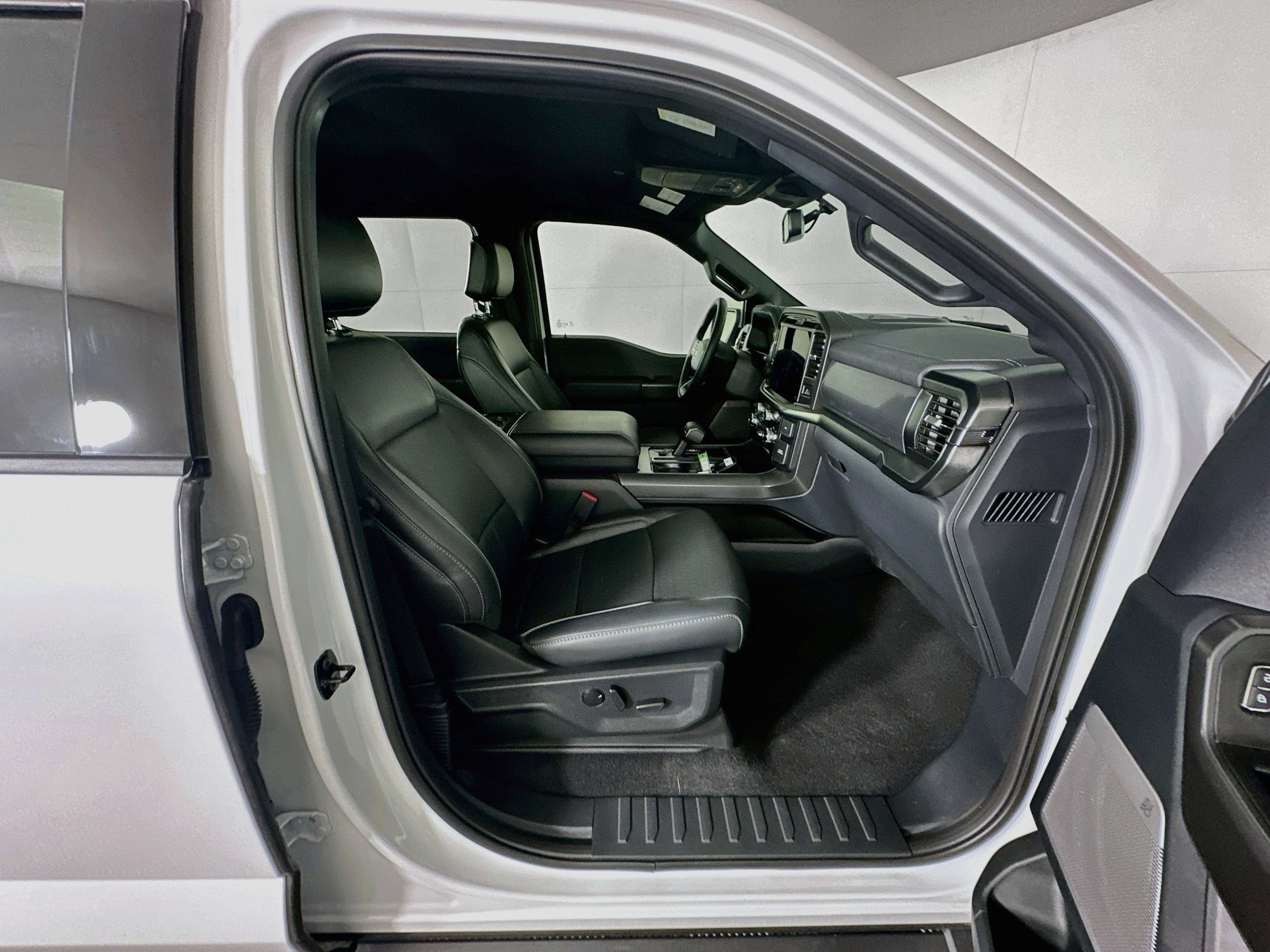 Used 2026 Ford F150 Lariat AWD/4WD image 30