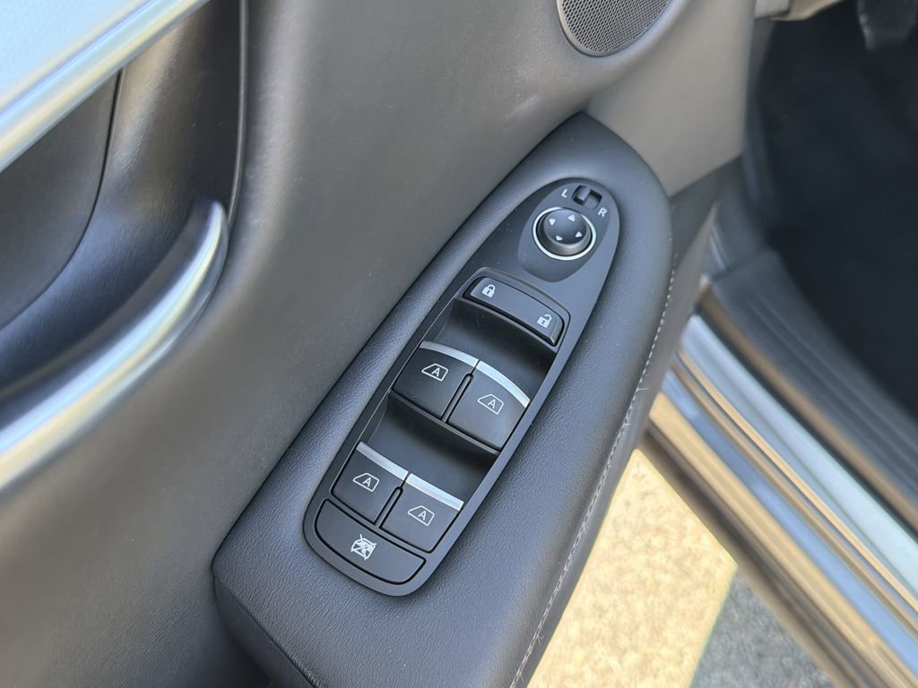 Used 2021 INFINITI QX50 Luxe w/ Cargo Package image 25