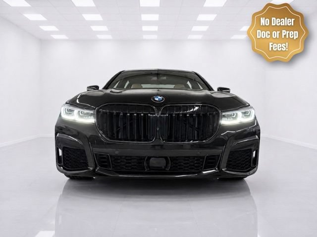 Used 2022 BMW 750i xDrive w/ Executive Package AWD/4WD image 2