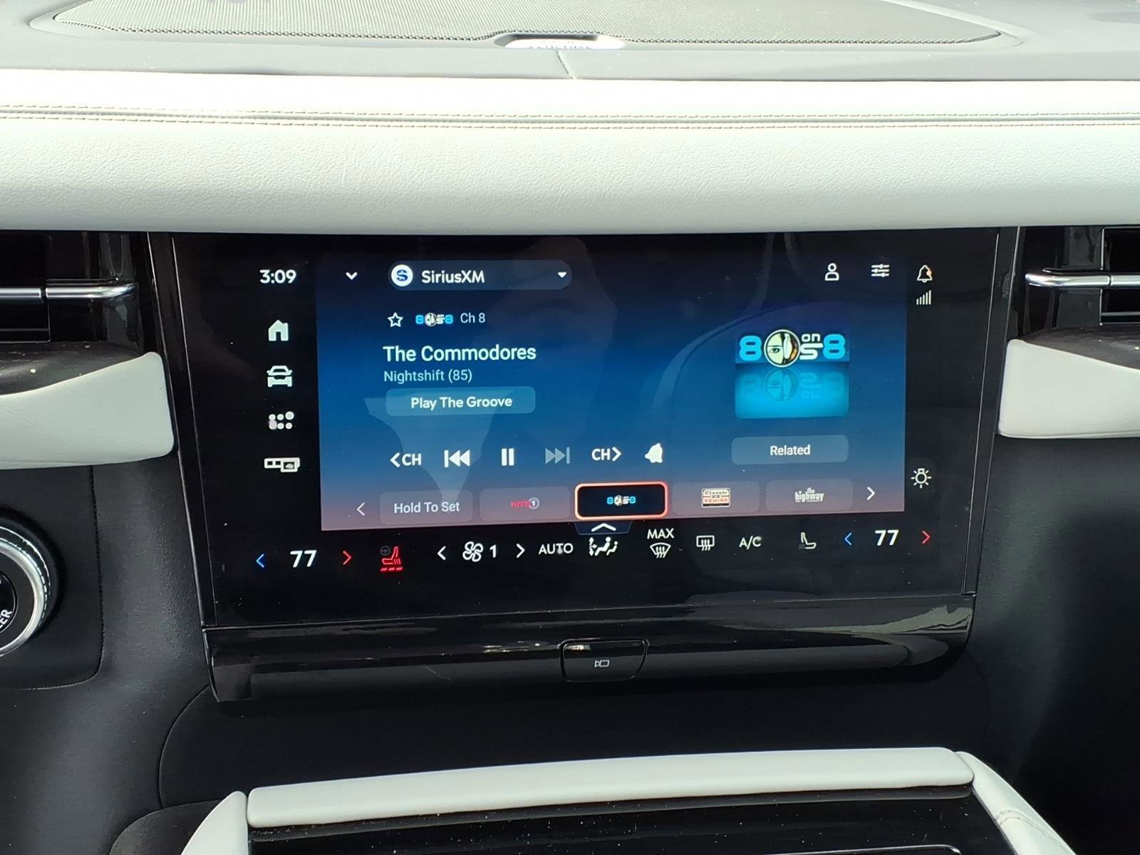 Used 2025 Lincoln Navigator L Black Label image 16