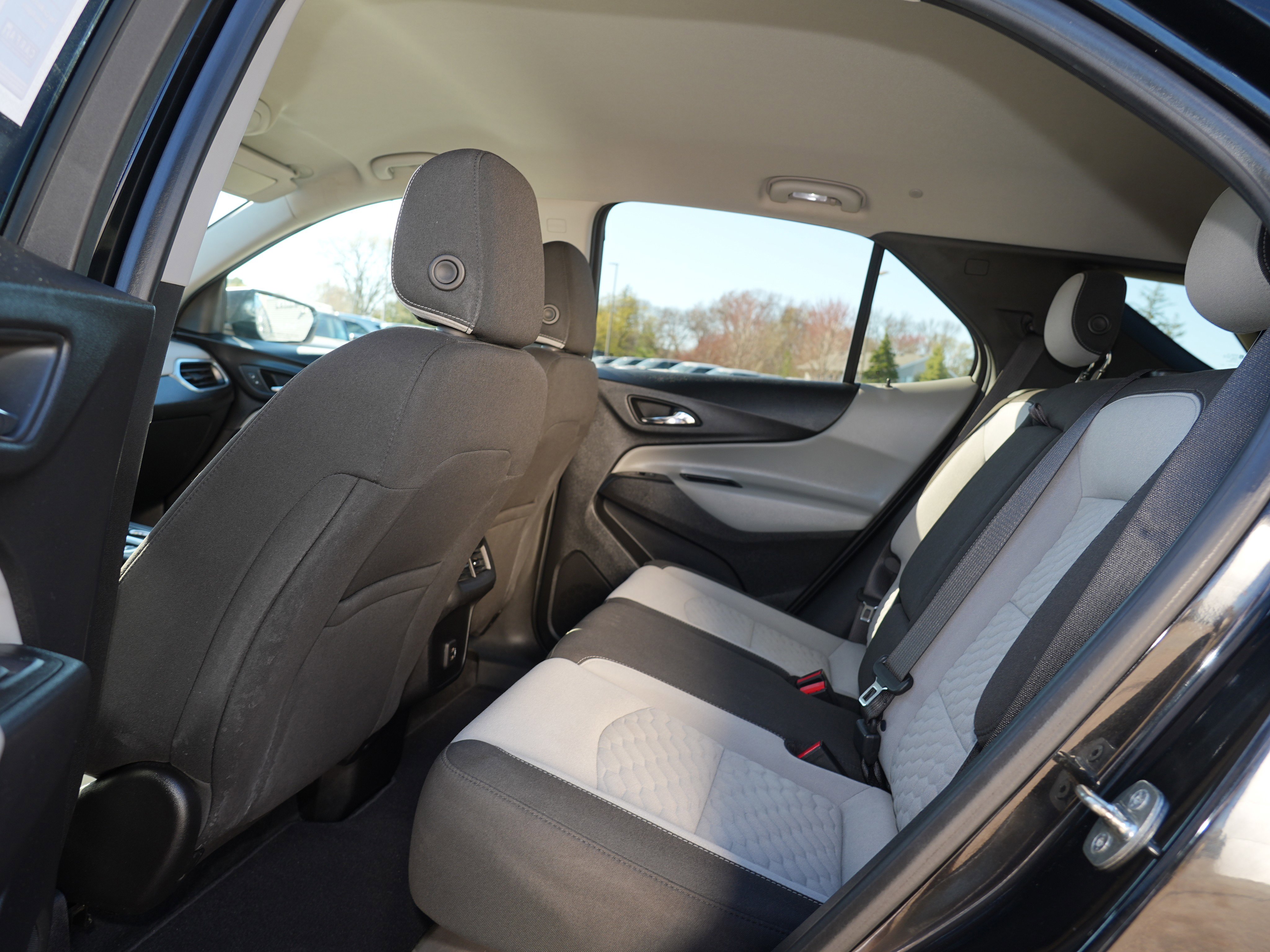 Used 2019 Chevrolet Equinox LS AWD/4WD image 20