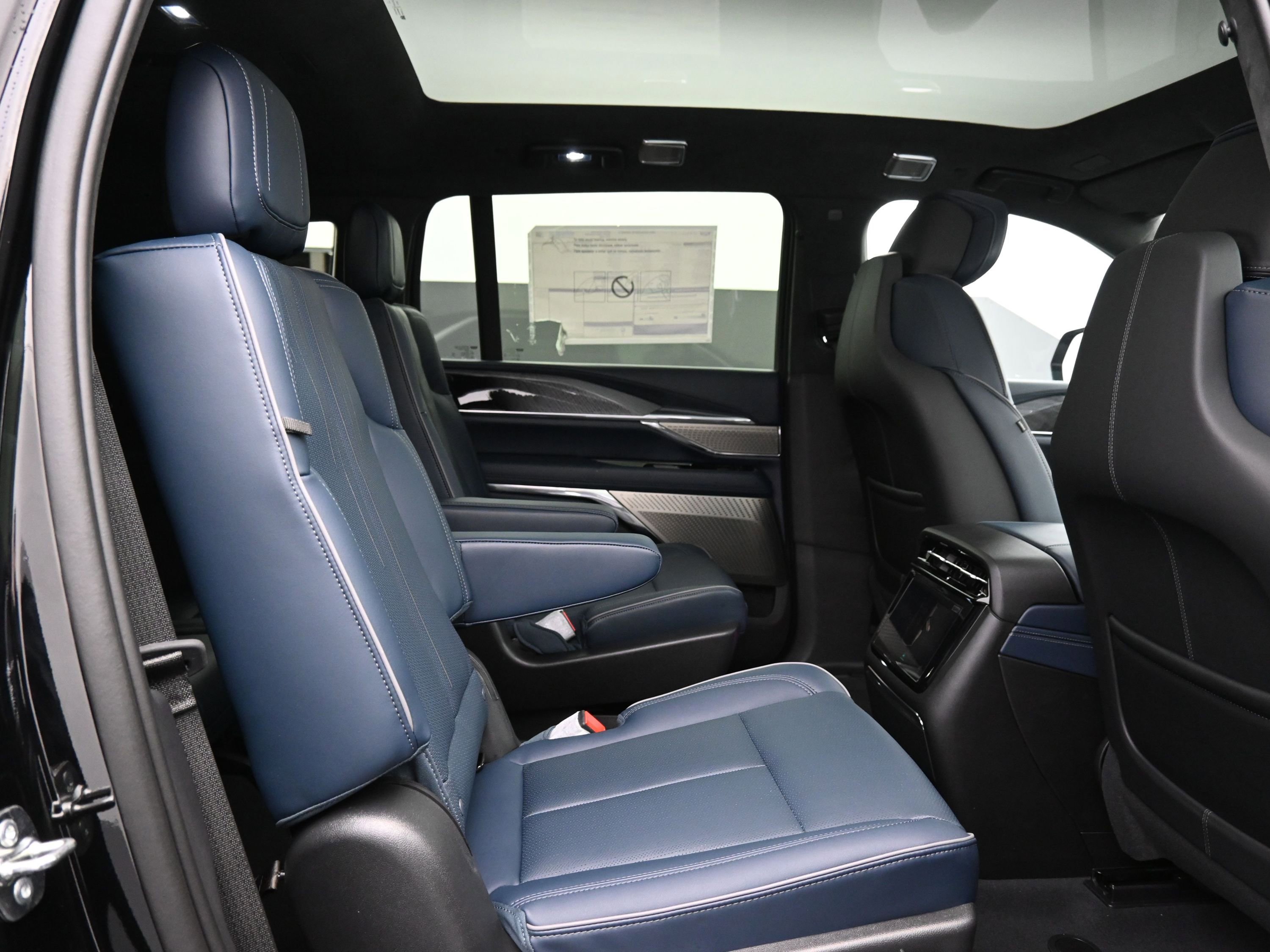 New 2025 Cadillac Escalade IQ Luxury 2 image 12