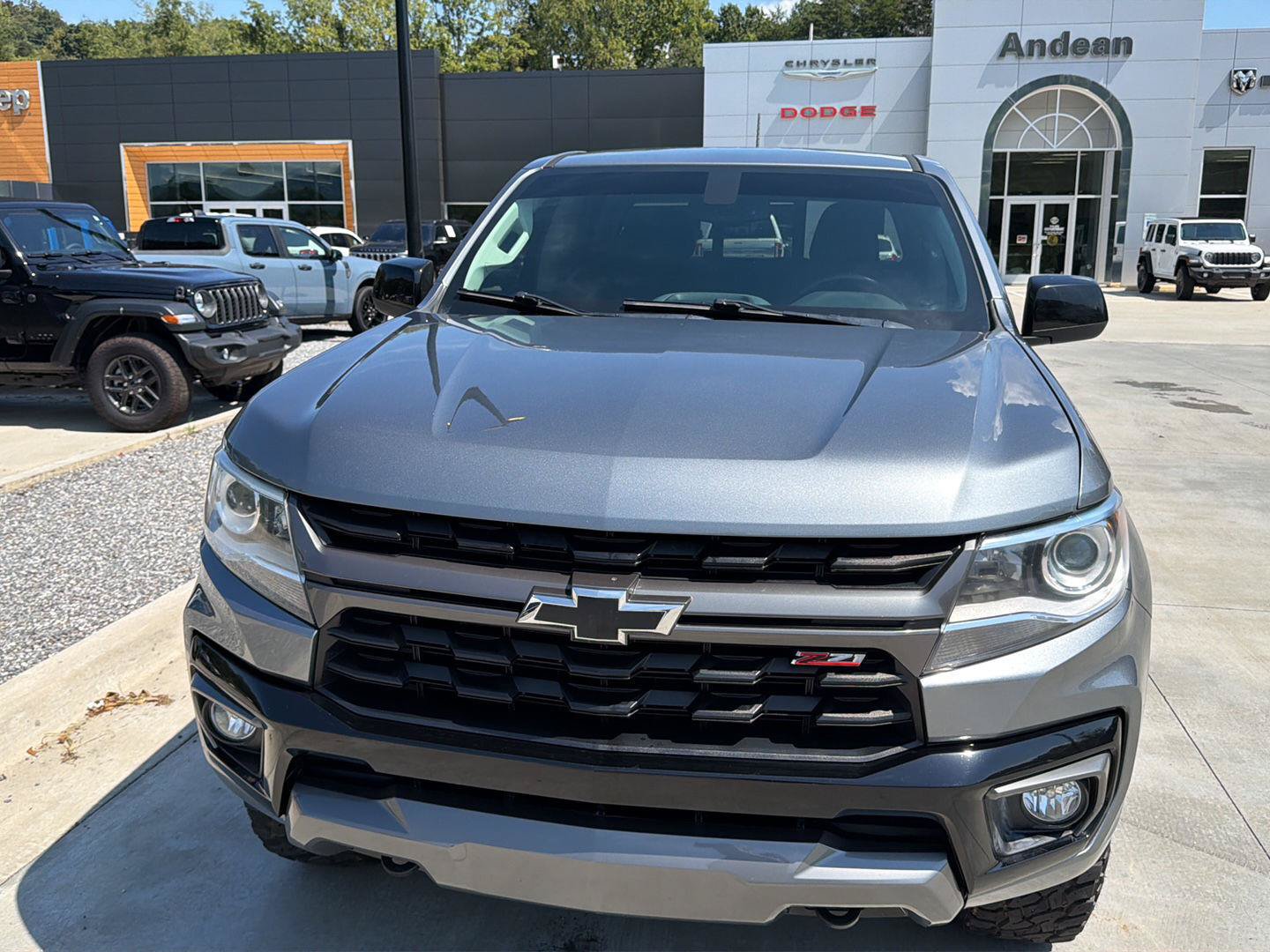 Used 2021 Chevrolet Colorado Z71 AWD/4WD image 8