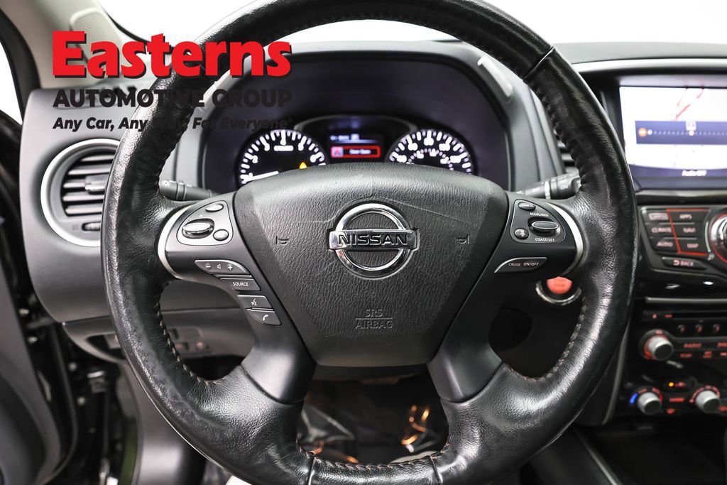 Used 2020 Nissan Pathfinder SL AWD/4WD image 10