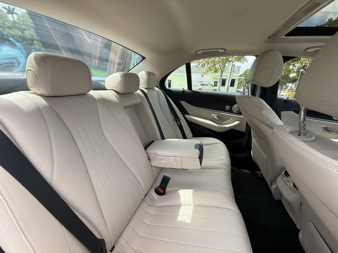 Used 2017 Mercedes-Benz E 300 4MATIC image 15