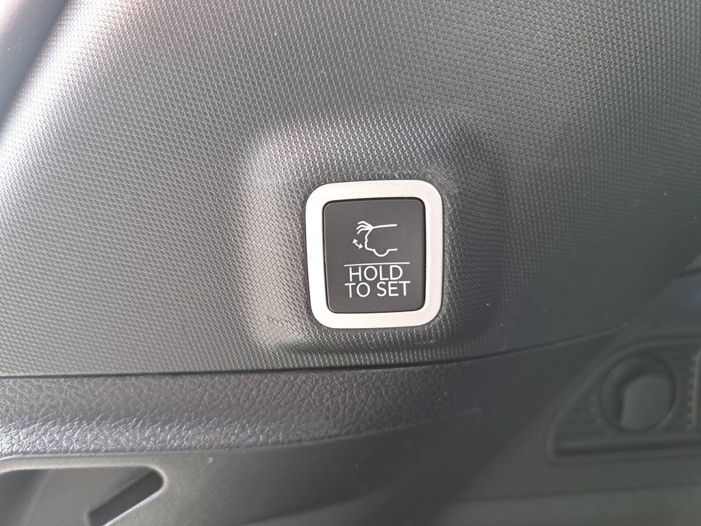 Certified 2023 Jeep Grand Cherokee Altitude AWD/4WD image 14