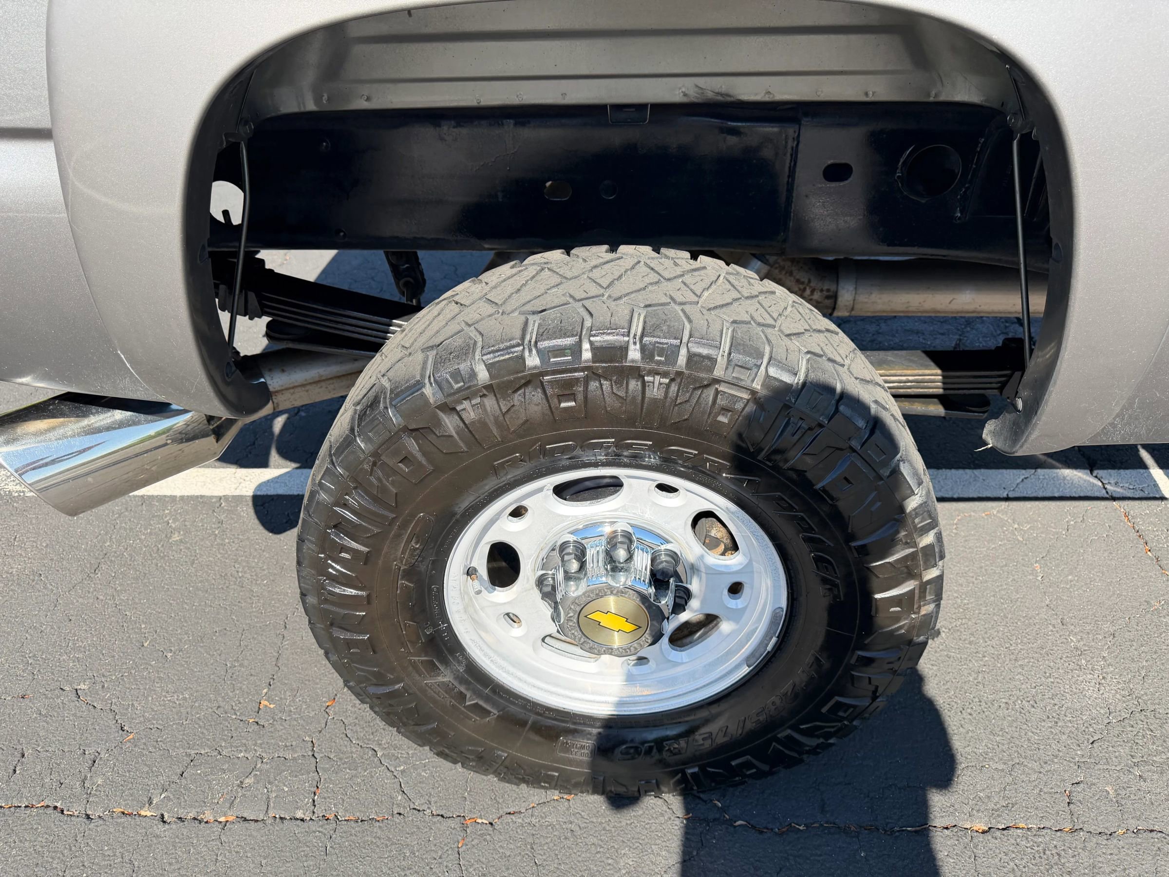 Used 2006 Chevrolet Silverado 2500 LT w/ Heavy-Duty Power Package image 13