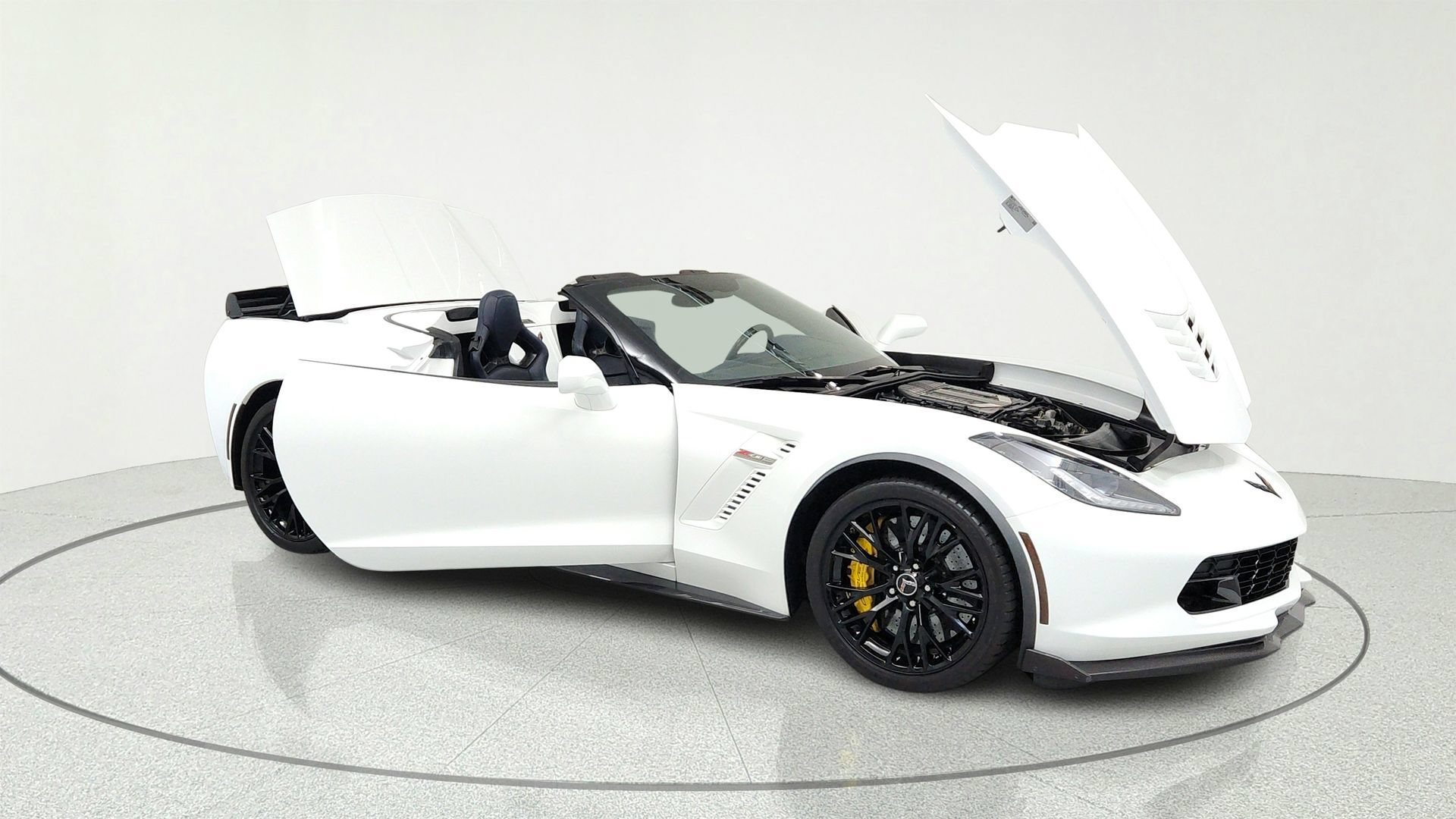 Used 2015 Chevrolet Corvette Z06 w/ 3LZ Preferred Equipment Group RWD image 14