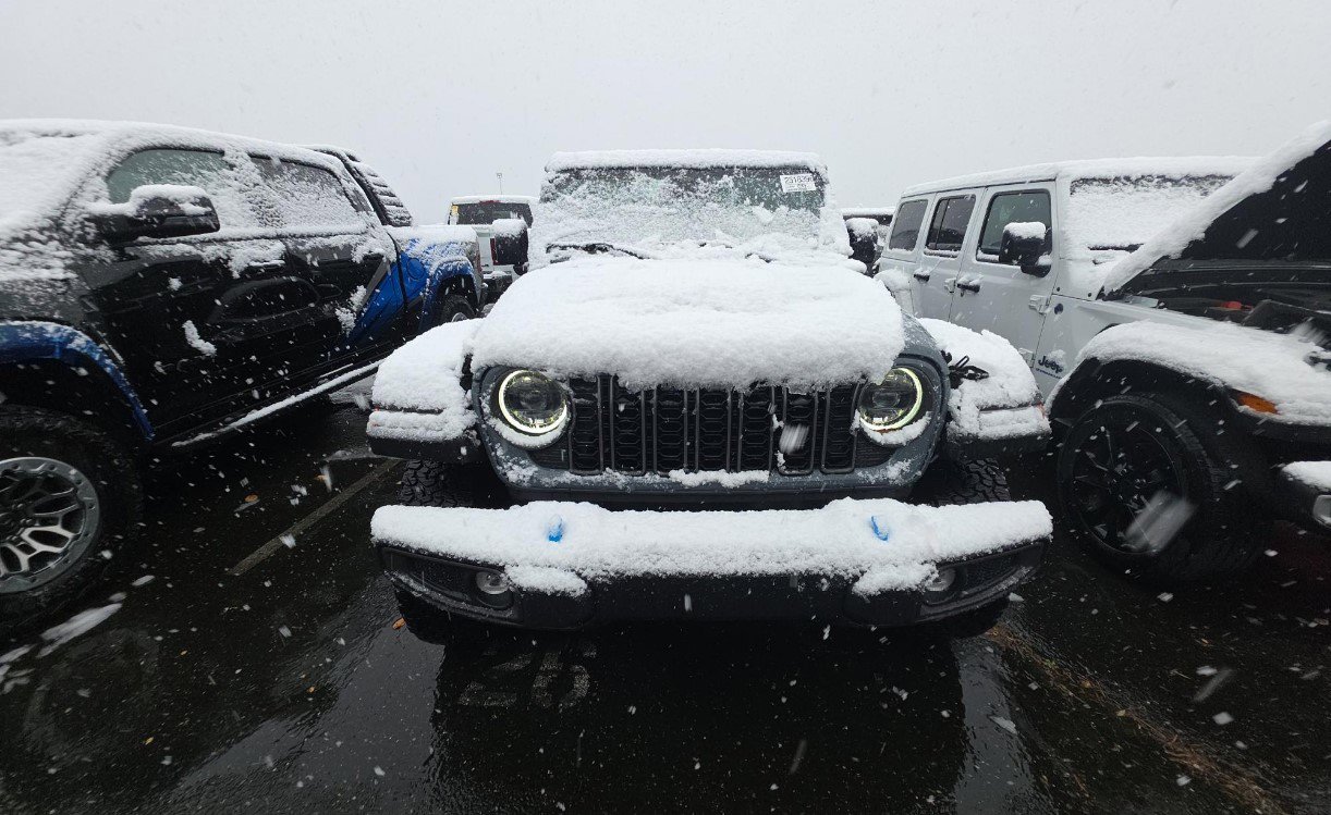 Used 2025 Jeep Wrangler Unlimited Rubicon 4xe w/ Safety Group image 3