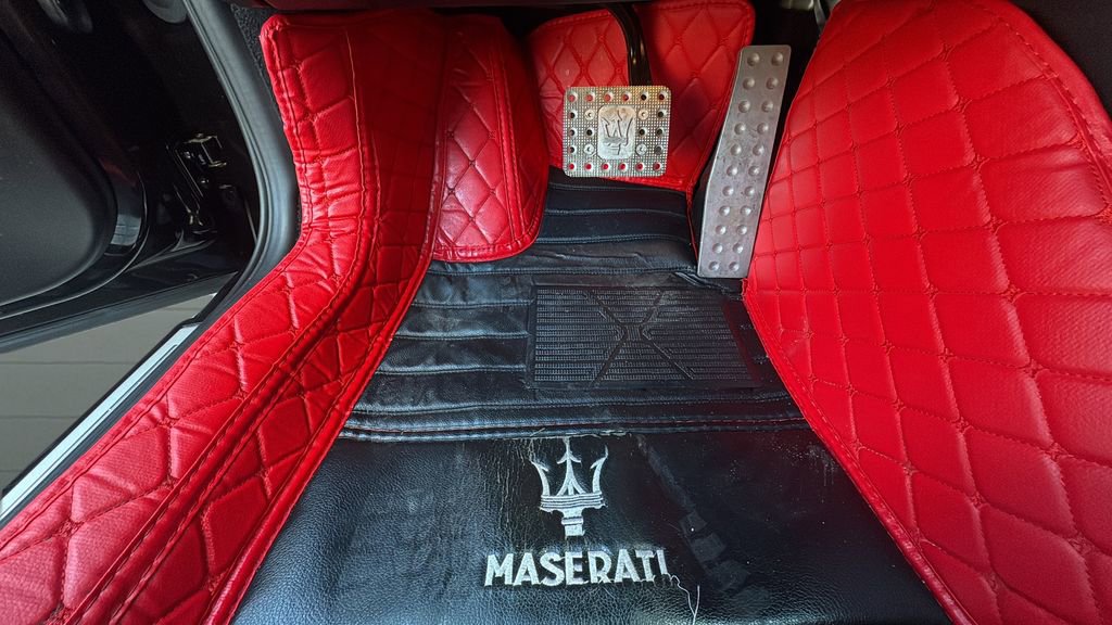 Used 2015 Maserati GranTurismo MC image 17