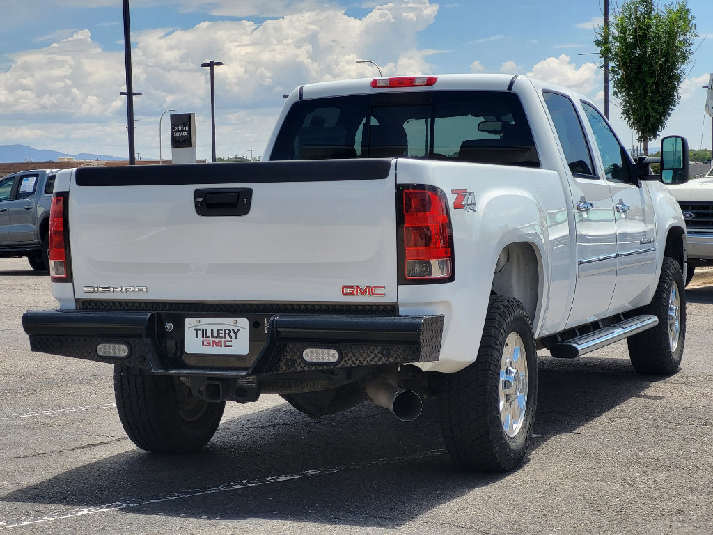 Used 2014 GMC Sierra 2500 Denali w/ Suspension Package, Off-Road AWD/4WD image 4
