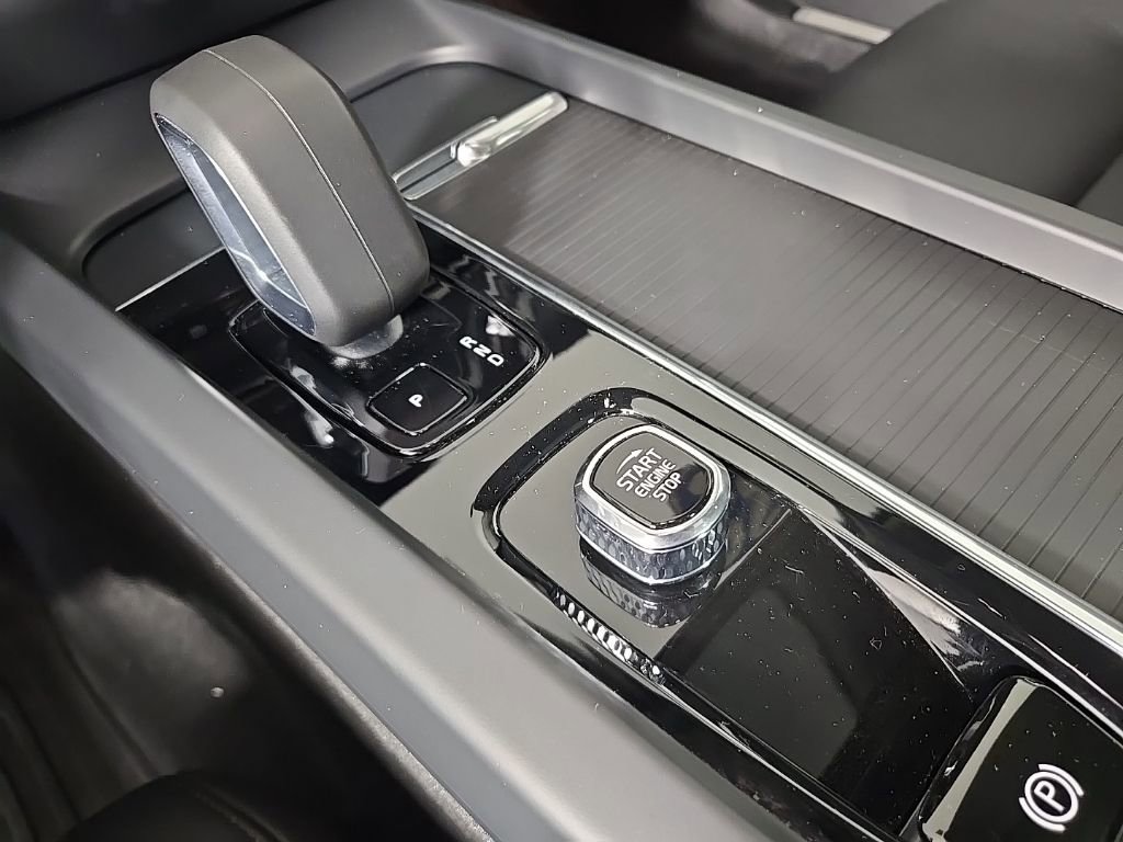 Certified 2025 Volvo S60 B5 Core image 20