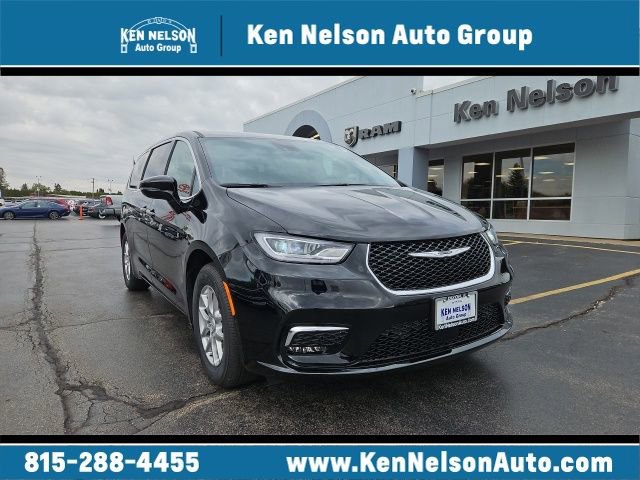 New 2026 Chrysler Pacifica Select FWD image 1