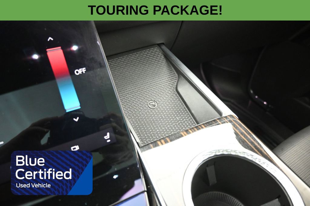 Used 2025 Cadillac Escalade Premium Luxury w/ Touring Package AWD/4WD image 16