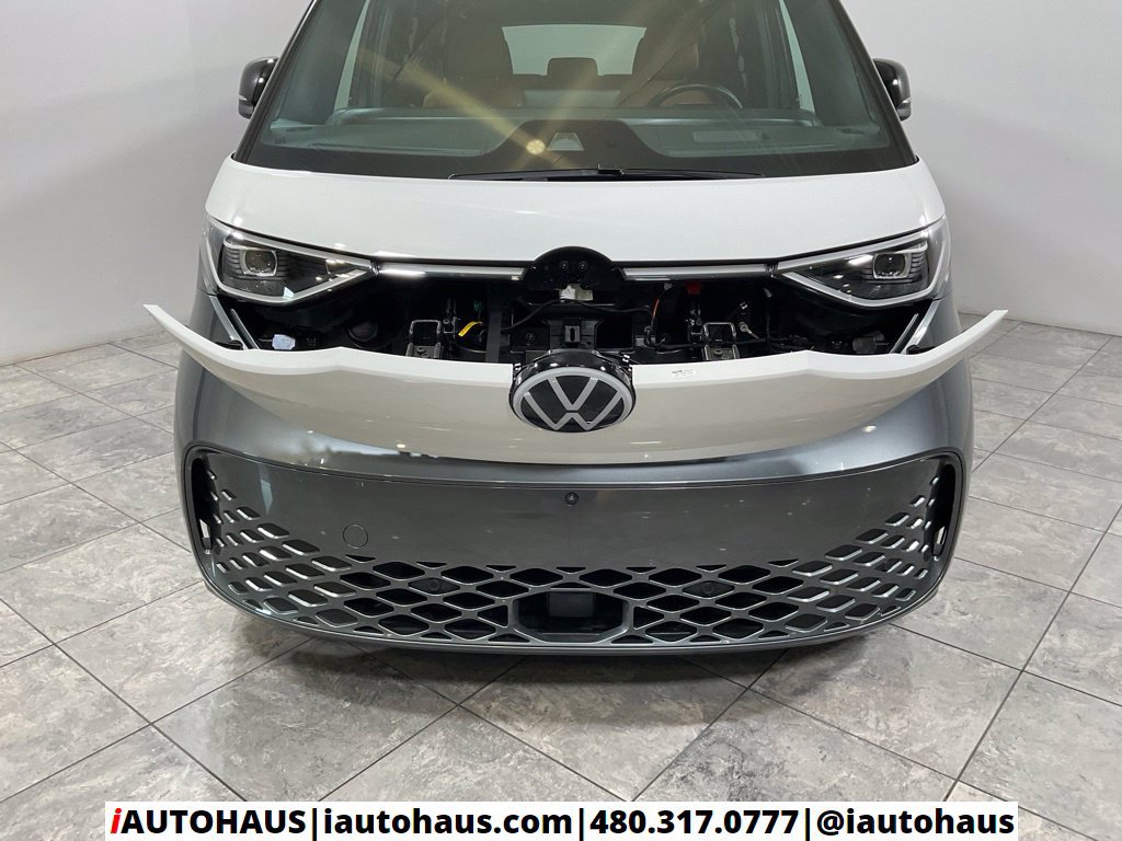 Used 2025 Volkswagen ID. Buzz Pro S Plus RWD image 11