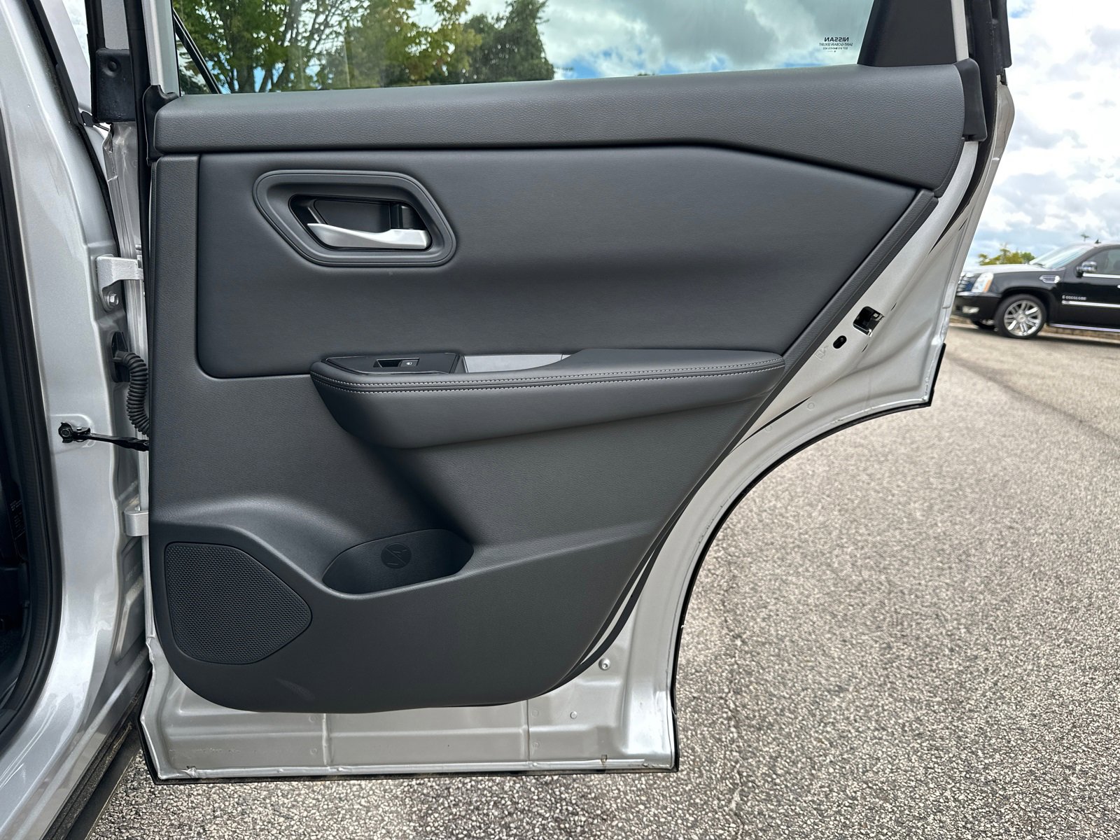 New 2025 Nissan Rogue SV image 17