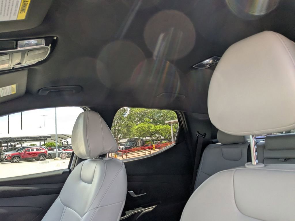 Used 2025 Hyundai Santa Cruz SEL image 17