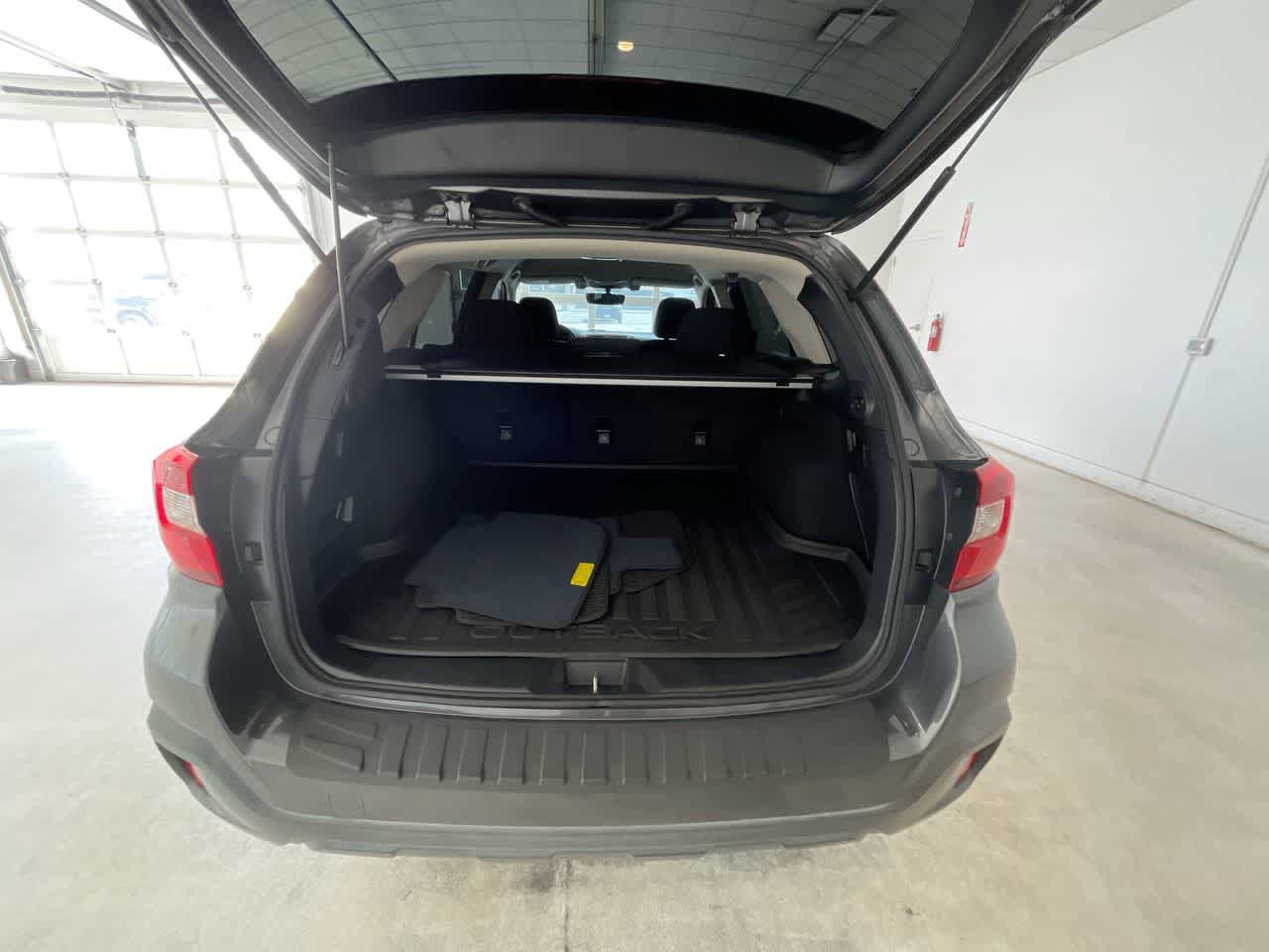 Used 2018 Subaru Outback 2.5i Premium AWD/4WD image 23