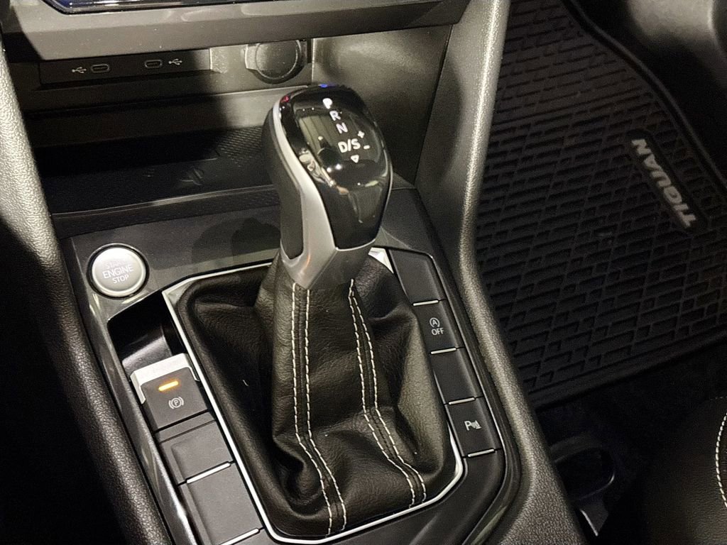 Used 2023 Volkswagen Tiguan SE R-Line image 17