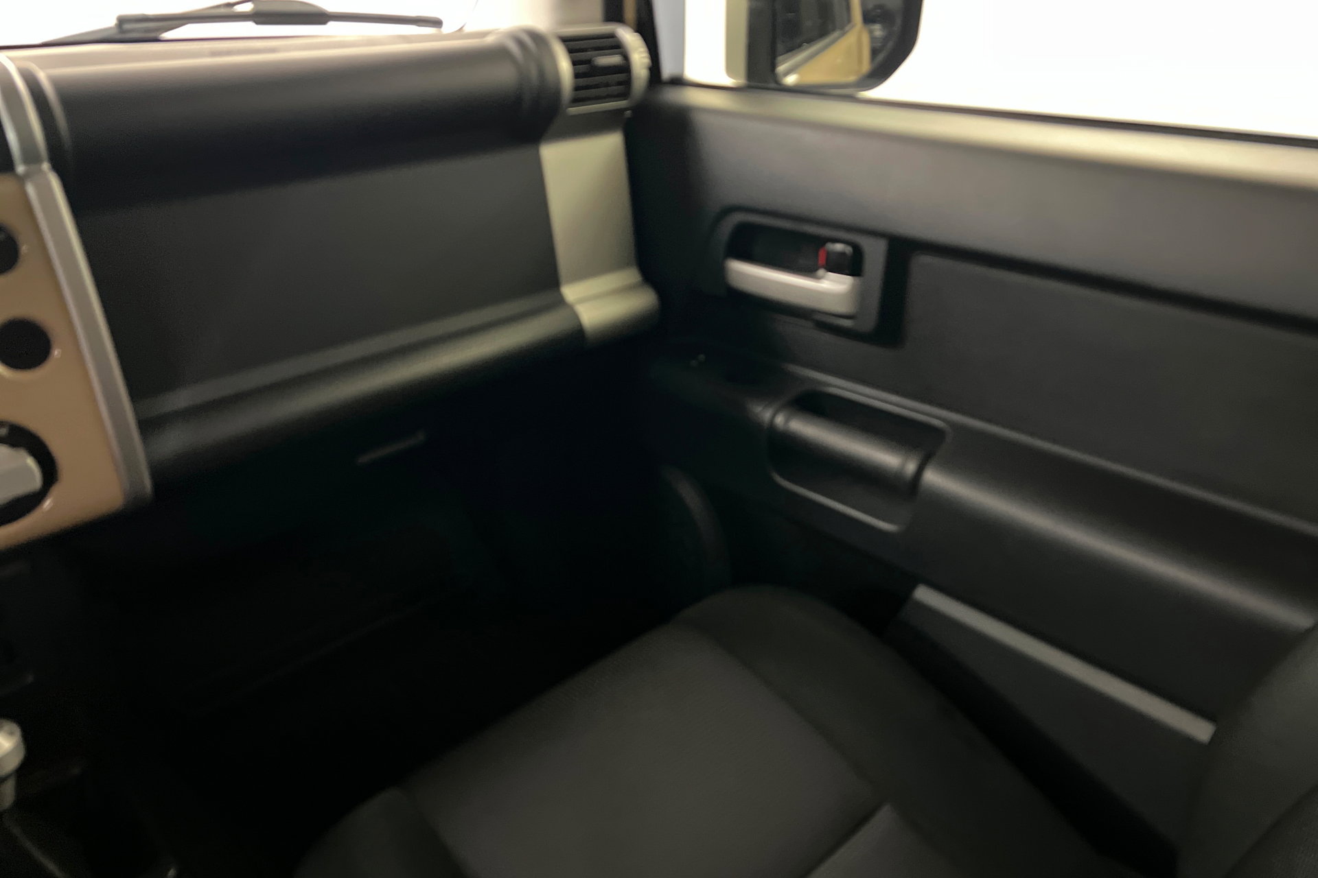 Used 2012 Toyota FJ Cruiser 4WD w/ TRD Sport Pkg image 11