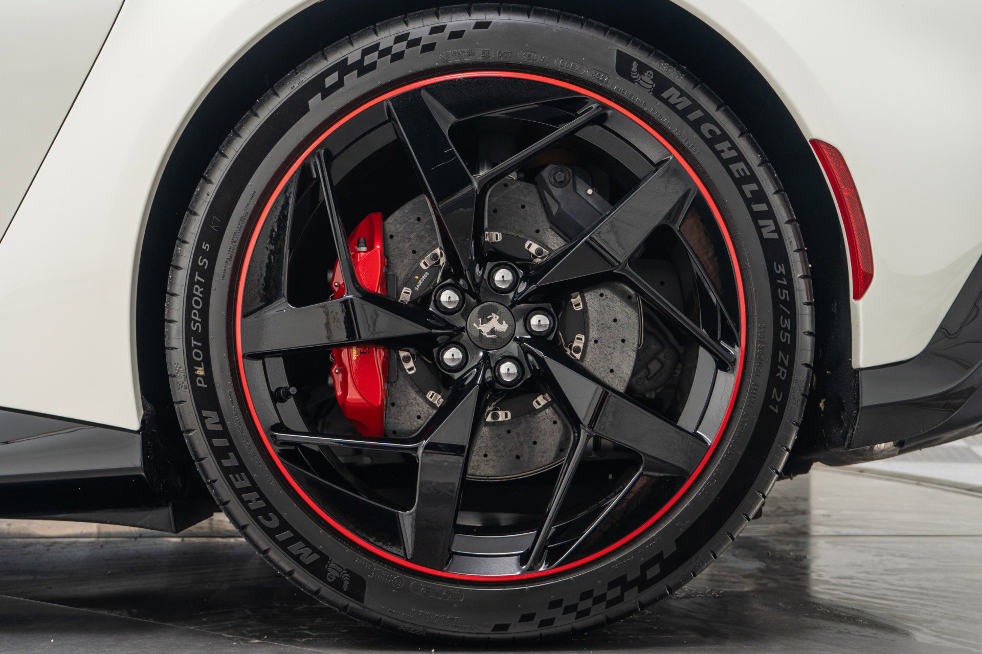 Used 2025 Ferrari 12Cilindri image 11