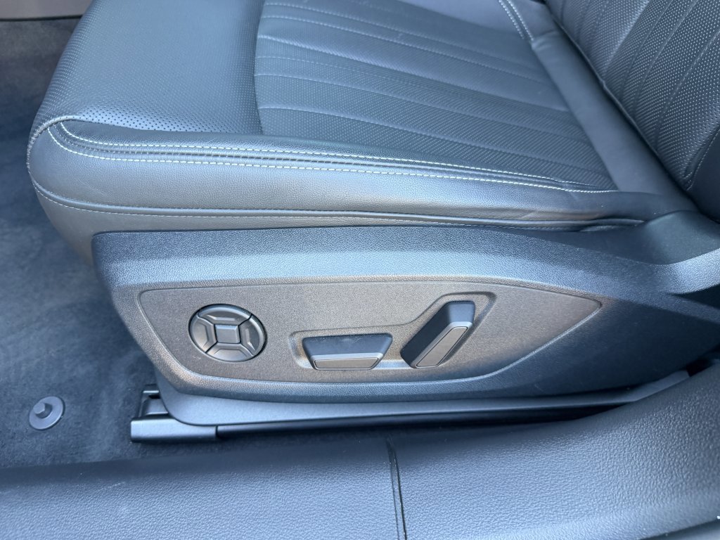 Used 2024 Audi A6 Premium Plus w/ Premium Plus Package image 31