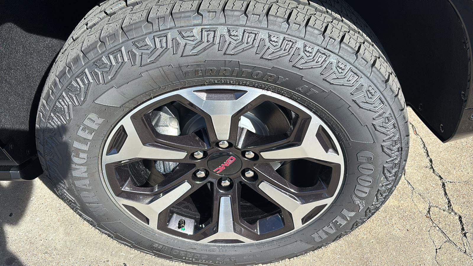 New 2026 GMC Yukon AT4 Ultimate image 9