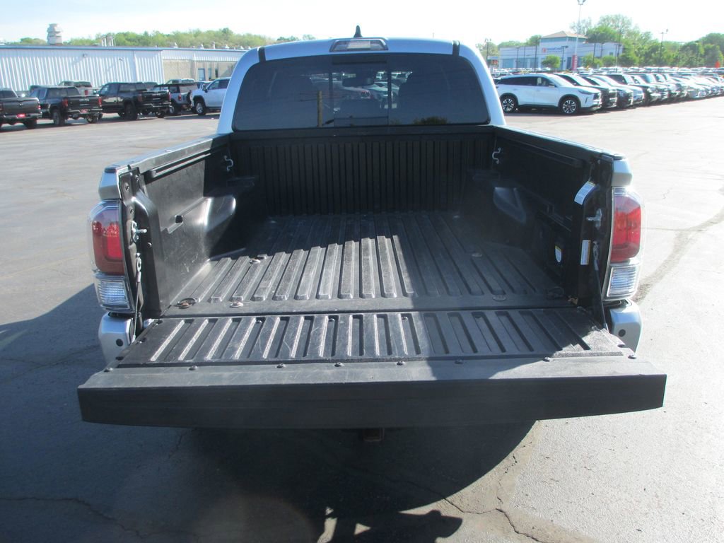 Used 2023 Toyota Tacoma TRD Off-Road w/ TRD Premium Off Road Package AWD/4WD image 9