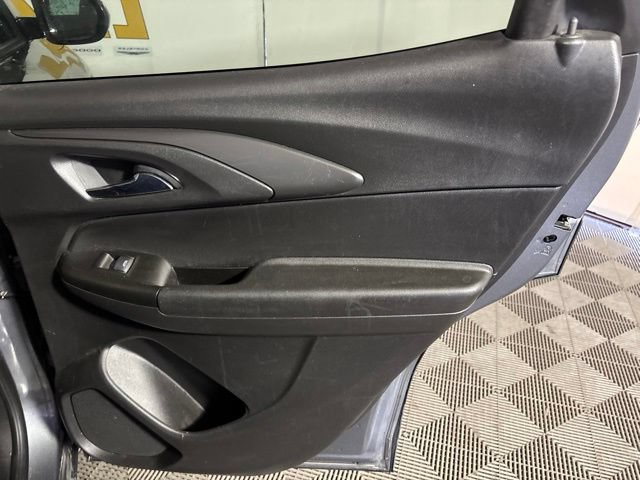 Used 2021 Chevrolet TrailBlazer RS w/ Sun and Liftgate Package FWD image 22