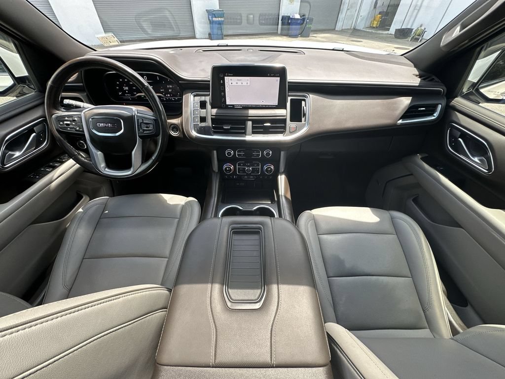 Certified 2022 GMC Yukon SLT w/ SLT Premium Package AWD/4WD image 21