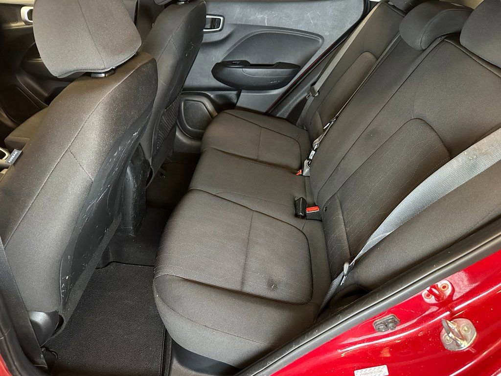 Used 2023 Hyundai Venue SE image 18