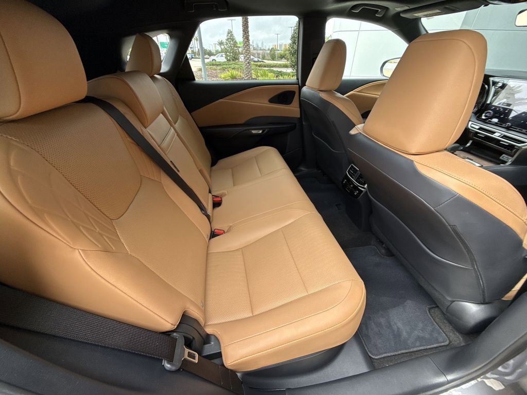 Used 2025 Lexus RX 350 Premium w/ Accessory Package (Z1) image 17