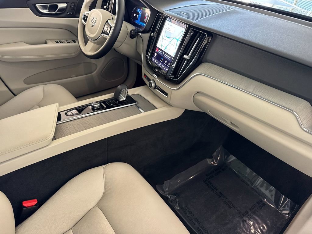 Certified 2023 Volvo XC60 B5 Plus w/ Climate Package AWD/4WD image 15