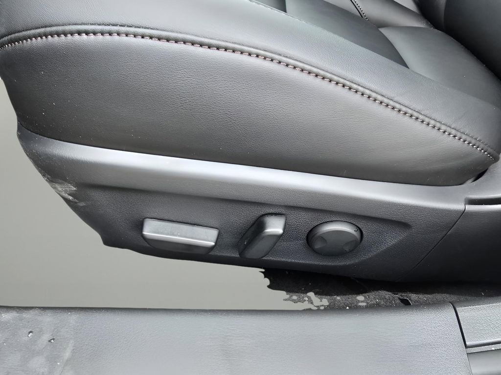 Used 2025 MAZDA MAZDA3 s image 16