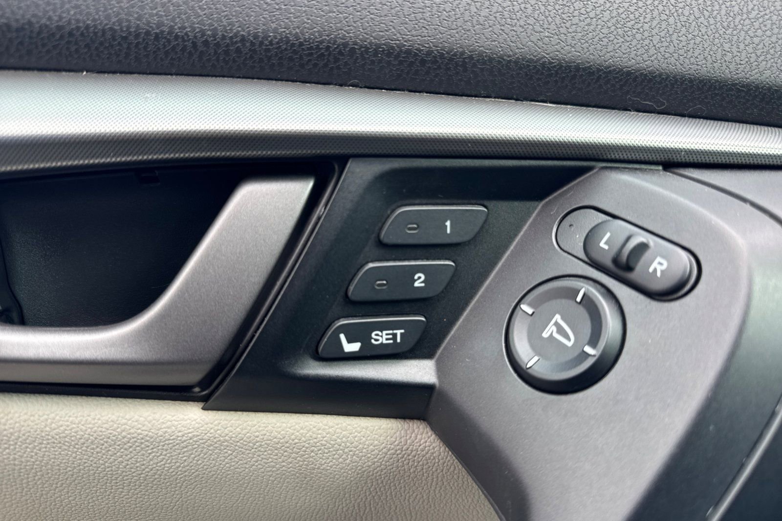 Used 2010 Acura TL image 28