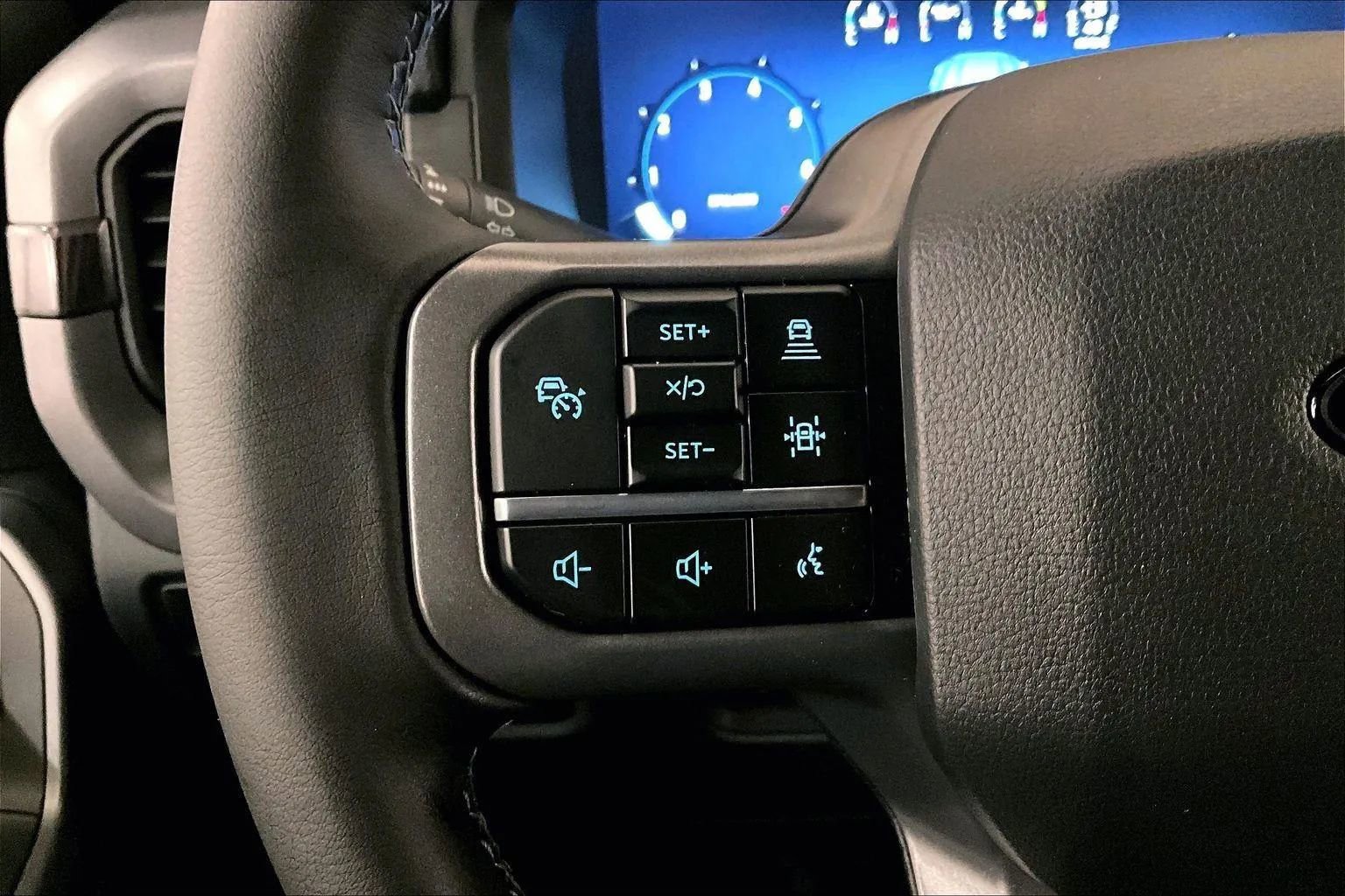 New 2025 Ford F150 XLT w/ Equipment Group 302A MID image 17