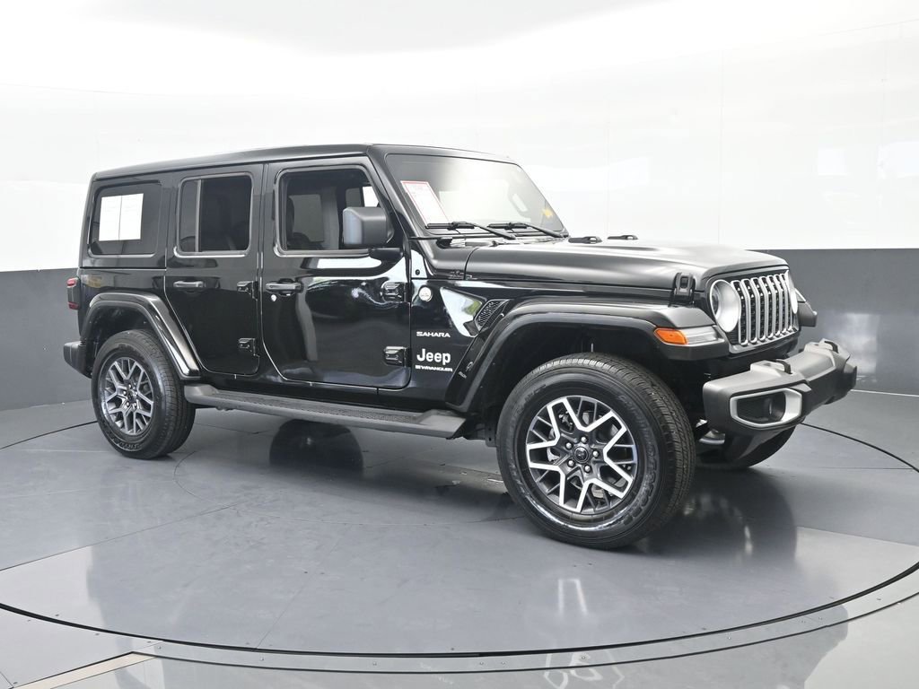 Used 2024 Jeep Wrangler Sahara image 8