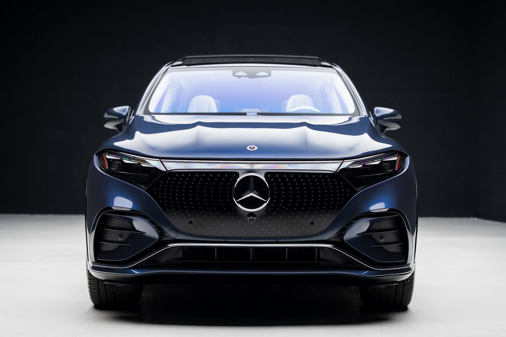 Used 2023 Mercedes-Benz EQS 450+ 4MATIC SUV w/ AMG Line Exterior Package image 7