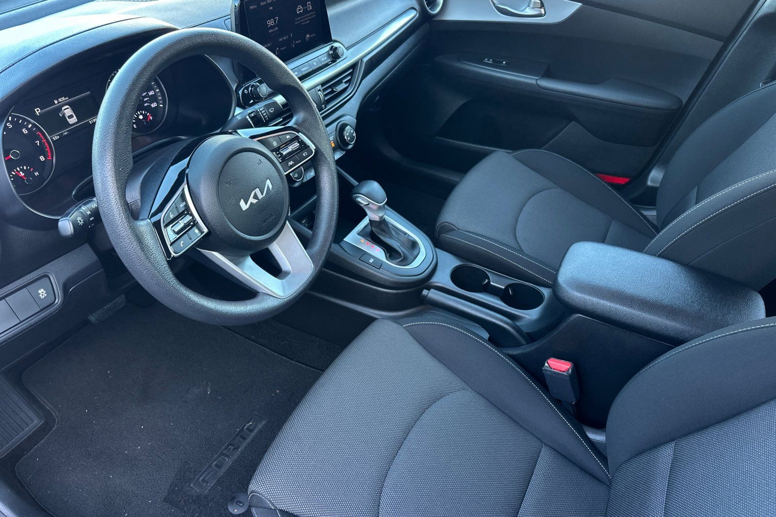 Used 2023 Kia Forte LX image 10