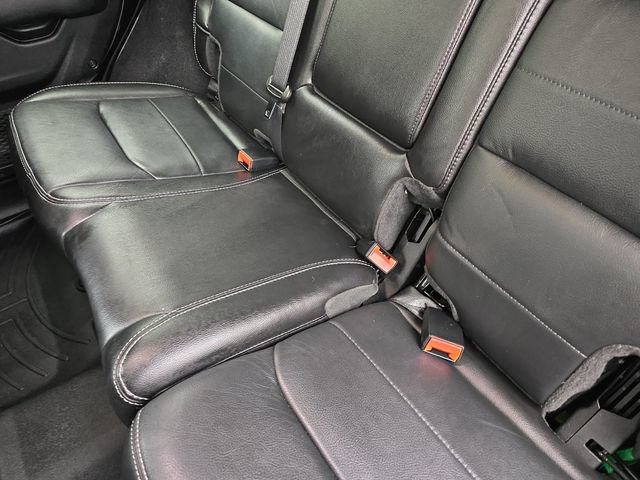 Used 2019 Jeep Wrangler Unlimited Sahara AWD/4WD image 13