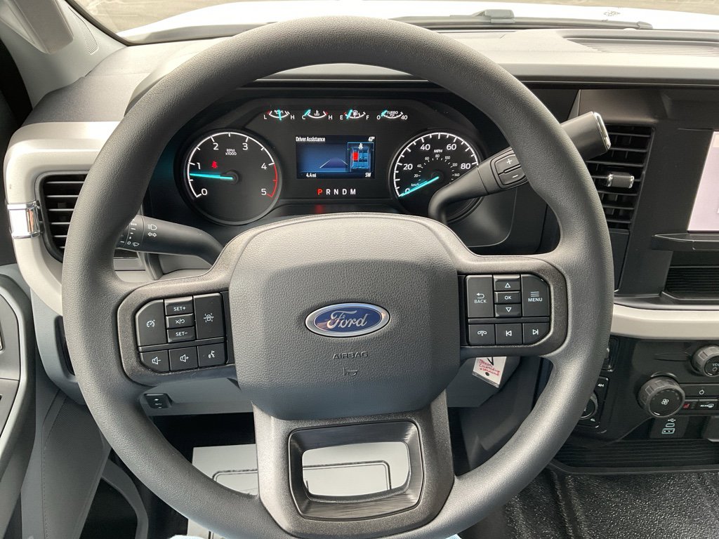 New 2026 Ford F550 4x4 Crew Cab Super Duty w/ XLT Value Package image 11