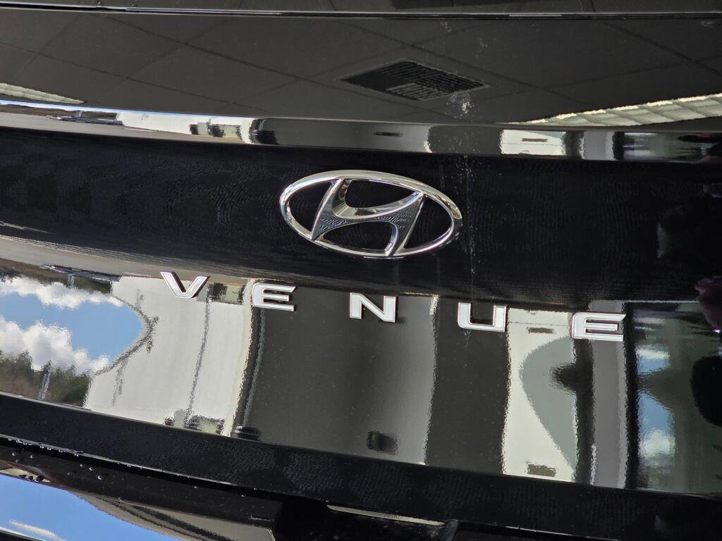 New 2026 Hyundai Venue SEL FWD image 13